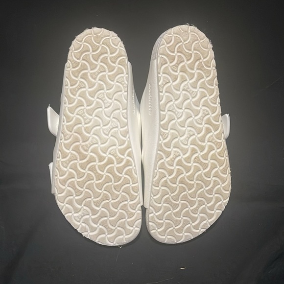 Girls crocs and Birkenstocks selling together - Picture 3 of 6